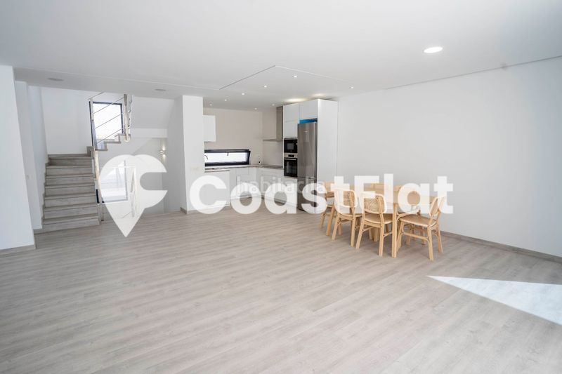 Foto 44e99dd8-974e-471c-b4f3-01be1cc4bb00. Chalet moderna villa a estrenar!! en la prestigiosa zona de costa !! en Adeje