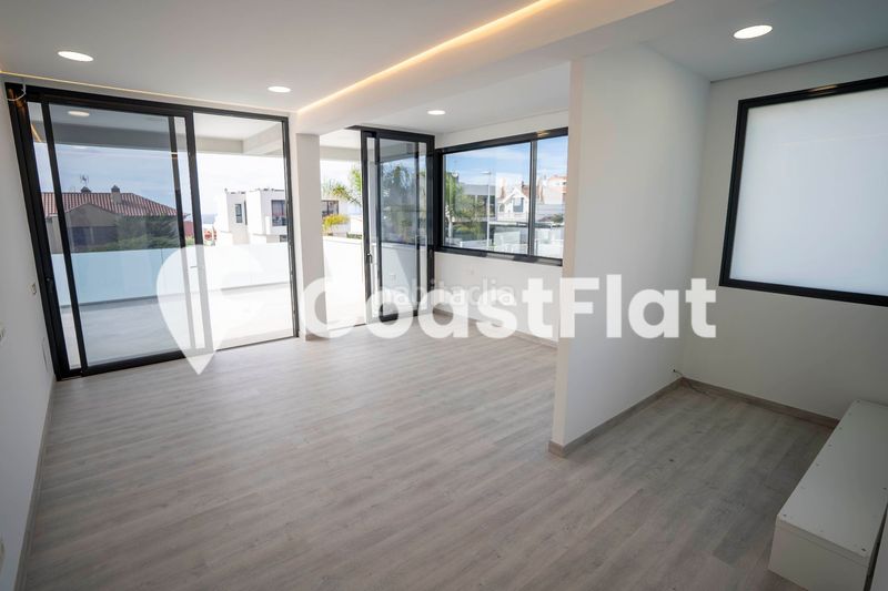 Foto 8a66965c-c317-4023-865e-1359e62cd2bd. Chalet moderna villa a estrenar!! en la prestigiosa zona de costa !! en Adeje