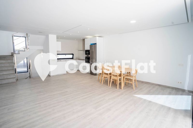 Foto 8ba93acc-8488-4fdf-b8e7-869f84b790fb. Chalet moderna villa a estrenar!! en la prestigiosa zona de costa !! en Adeje