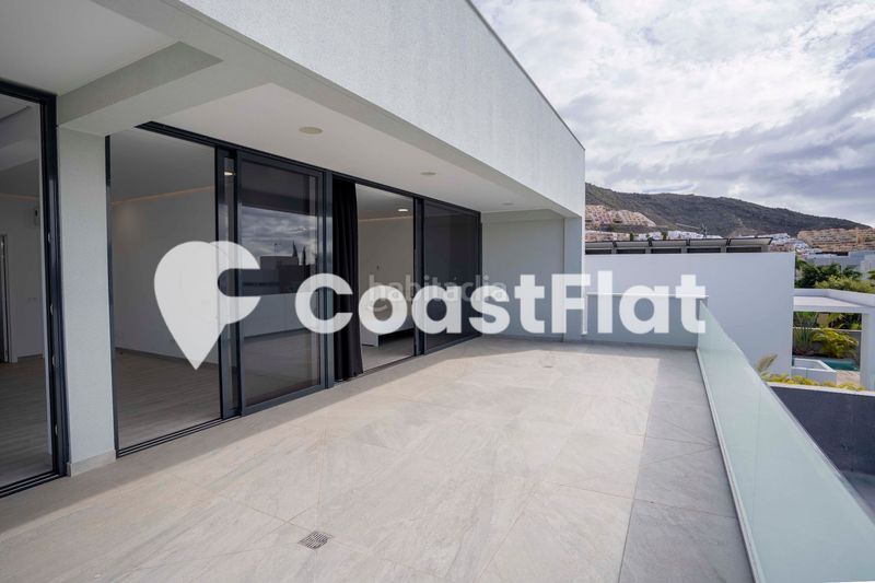 Foto 8e612f74-46e1-4353-b82b-22c069604101. Chalet moderna villa a estrenar!! en la prestigiosa zona de costa !! en Adeje