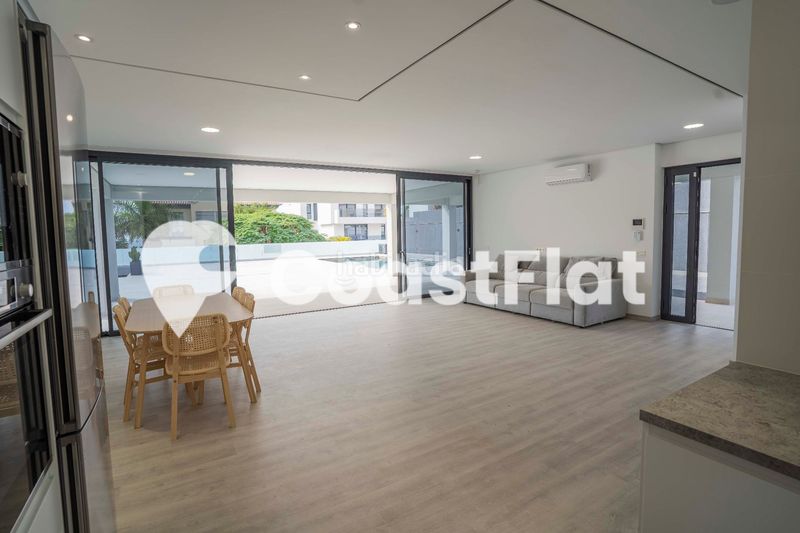 Foto 912dcf7b-ebf7-43b7-aed5-9d5595895b65. Chalet moderna villa a estrenar!! en la prestigiosa zona de costa !! en Adeje