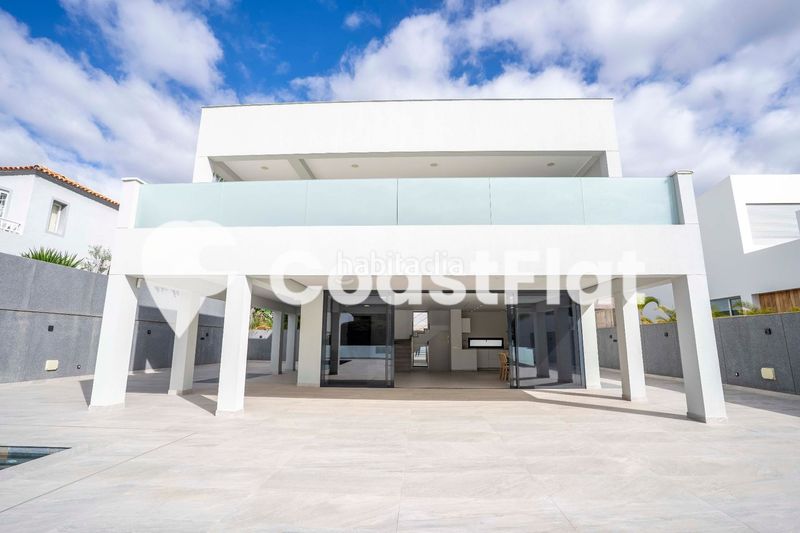 Foto 9649524c-e3ab-47c8-9fde-87572f41b088. Chalet moderna villa a estrenar!! en la prestigiosa zona de costa !! en Adeje
