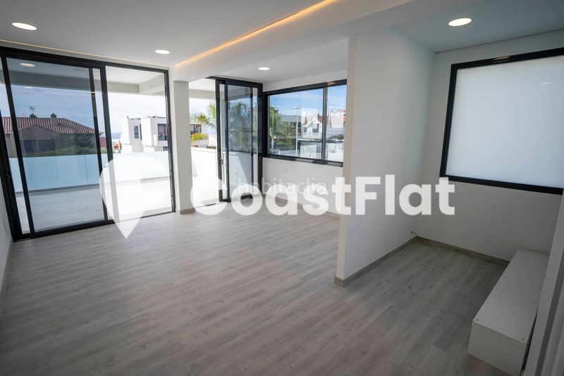 Foto dd7dd65c-8224-49bf-809f-4f0076483ff0. Chalet moderna villa a estrenar!! en la prestigiosa zona de costa !! en Adeje