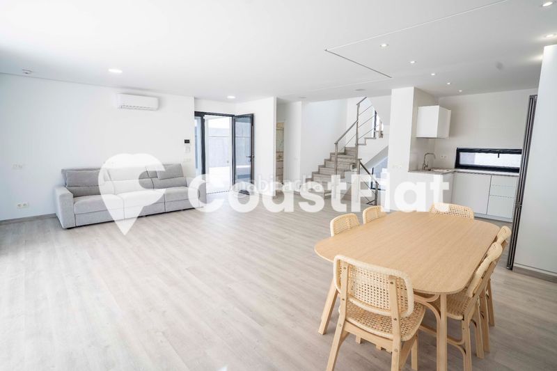 Foto fe574d86-69ae-4dc6-a855-d6e7ab020415. Chalet moderna villa a estrenar!! en la prestigiosa zona de costa !! en Adeje