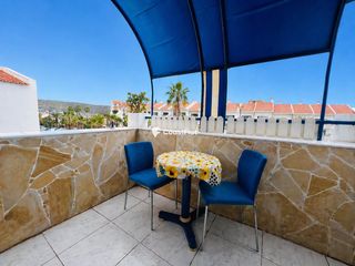 Apartment in Los Cristianos. Apartamento de 1 dormitorio con terraza en los cristianos.