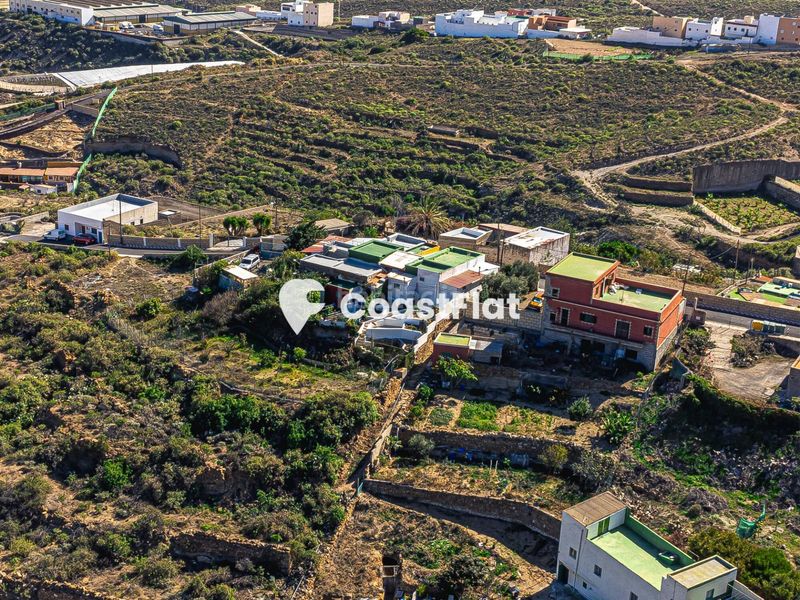 Foto 08c4c0d8-1657-48c3-b390-a56b9513c956. Casa amb calefacció a Arico