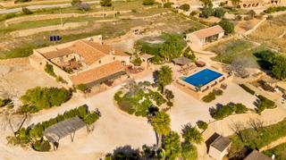 Casa a Benissa Pueblo. Impresionante finca, retiro de yoga a tan sólo 15 minutos de cal