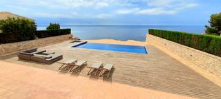 Maison à Cumbre del Sol. Maravilloso chalet de 4 dormitorios en primera línea