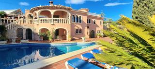 Casa a Cala Advocat-Baladrar. Estupenda villa de 8 dormitorios a 400 metros del litoral de ben
