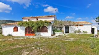 Casa a Benissa Pueblo. Gran finca con 10 hectáreas de parcela