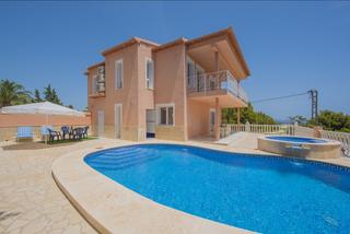 Casa a Benicolada - Las Adelfas. Hermosa villa en las colinas con vistas a calpe
