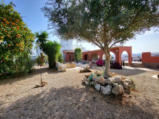 Maison à Oliva Pueblo. Precioso chalet reformado, 4 dormitorios, 3 baños, piscina, vist