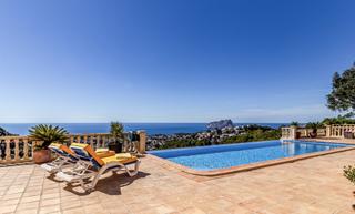 Maison à Casco Urbano. Villa excepcionalmente espaciosa con espectaculares vistas al ma