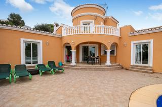 Casa en Centro Ciudad. Villa de estilo mediterráneo en costa nova