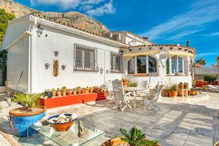 Casa a Centro Ciudad. Villa independiente recientemente renovada en jávea, montgó.