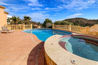 Casa en Centro Ciudad. Chalet con vistas al mar mediterráneo en tosalet 5