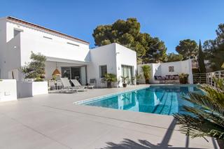 Maison à Casco Urbano. Villa única de 7 dormitorios con impresionantes vistas, a poca d