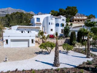 Maison à Altea Ciudad. Villa de lujo de 5 dormitorios en la urbanización el paradiso en
