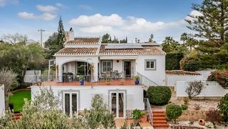 Casa en Centro Ciudad. Fantstica y recientemente renovada villa independiente de 5 dor