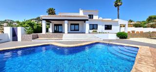 Maison à Casco Urbano. Elegante villa de estilo mediterráneo con vistas al mar en morai