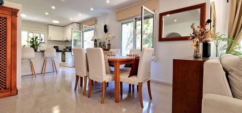 Foto 6ef93c19-b9e5-4ac4-9f1a-3bf775d84014. Casa encantadora villa renovada en una zona verde cerca de la playa de baladrar en Benissa