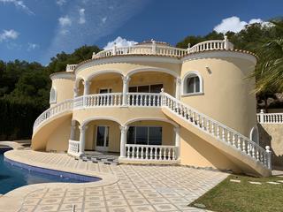 Casa a Benicolada - Las Adelfas. Preciosa villa con vistas al mar en la zona dela cometa en calpe