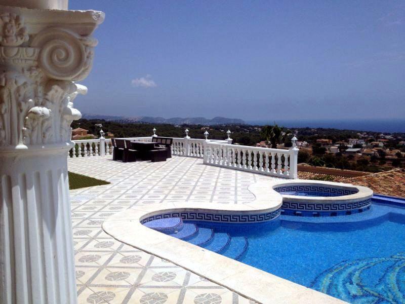 Foto c97e2e9f-9661-4c62-bbe9-aeed5503671d. Casa con parcheggio piscina in Benicolada - Las Adelfas Calp