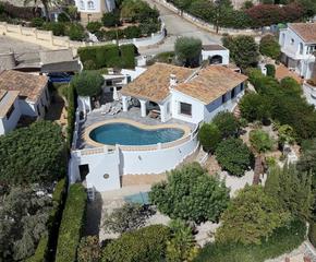 Casa a Casco Urbano. Villa con vistas al mar en moraira