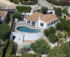 Haus in Casco Urbano. Villa con vistas al mar en moraira