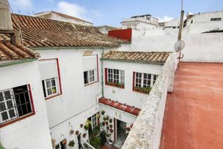 Casa adossada a San Roque Pueblo. Gran casa adosada tradicional andaluza en san roque