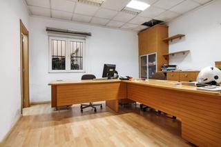 Local Comercial a Benicolada - Las Adelfas. Oficina comercial y showroom en pleno centro de calpe.