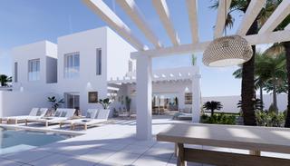 Maison à Casco Urbano. Adosado moderno cerca del centro de moraira