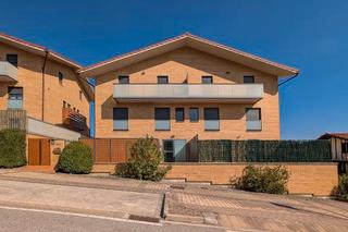 Duplex  Avenida esteribar 105. Venta de duplex espectacular