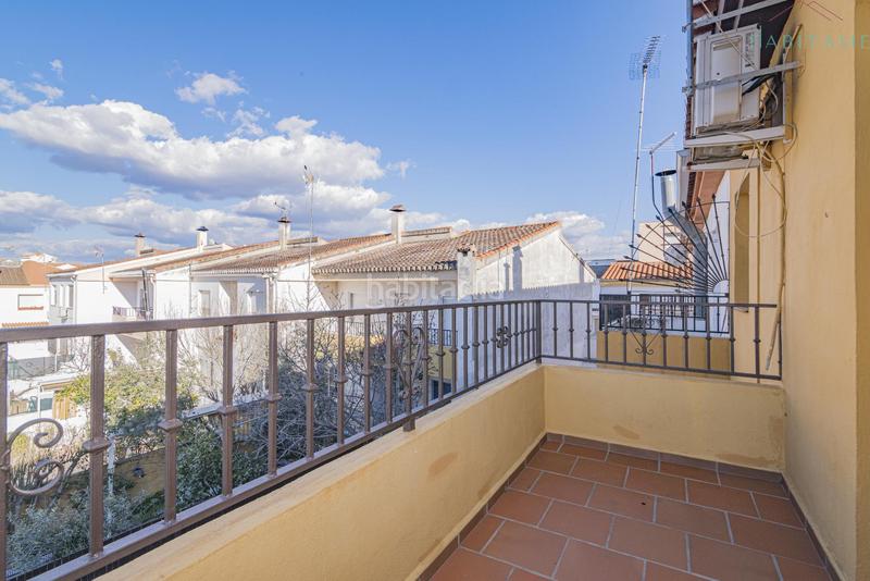 Foto 3d5be28c-60d5-40fb-a95d-656c03d0e0db. Casa adosada en zoraida cúllar vegacasa en Híjar Gabias (Las)