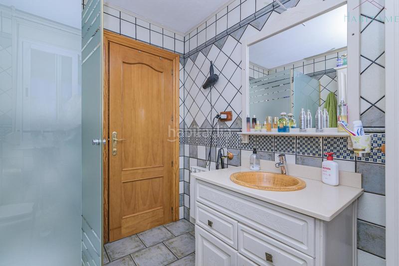 Foto 4b9a44ff-f325-4139-8aed-0777c4be9c13. Casa adosada en zoraida cúllar vegacasa en Híjar Gabias (Las)