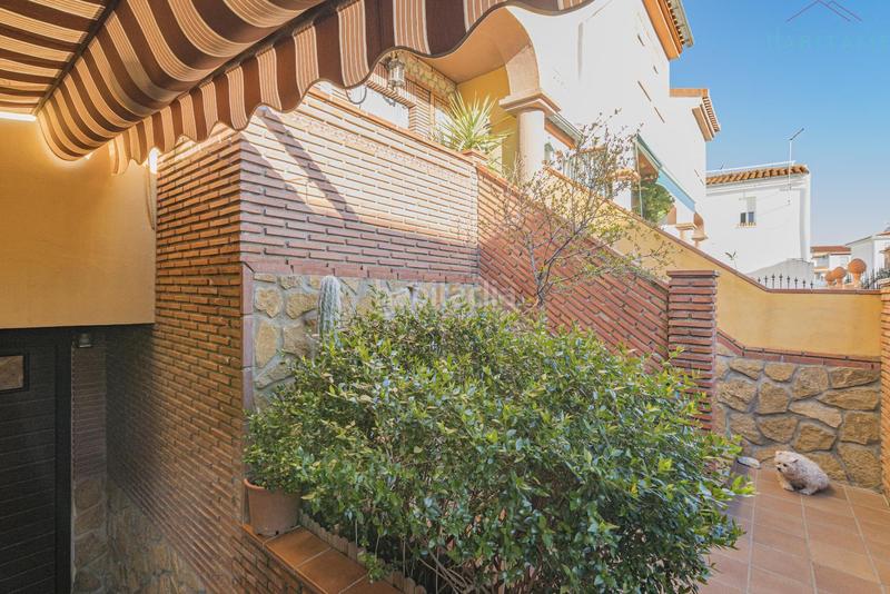 Foto eaae7579-623a-42df-a7fe-c02ba3c23160. Casa adosada en zoraida cúllar vegacasa en Híjar Gabias (Las)