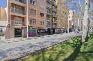 Pis a Av de madrid 20. Granadapiso