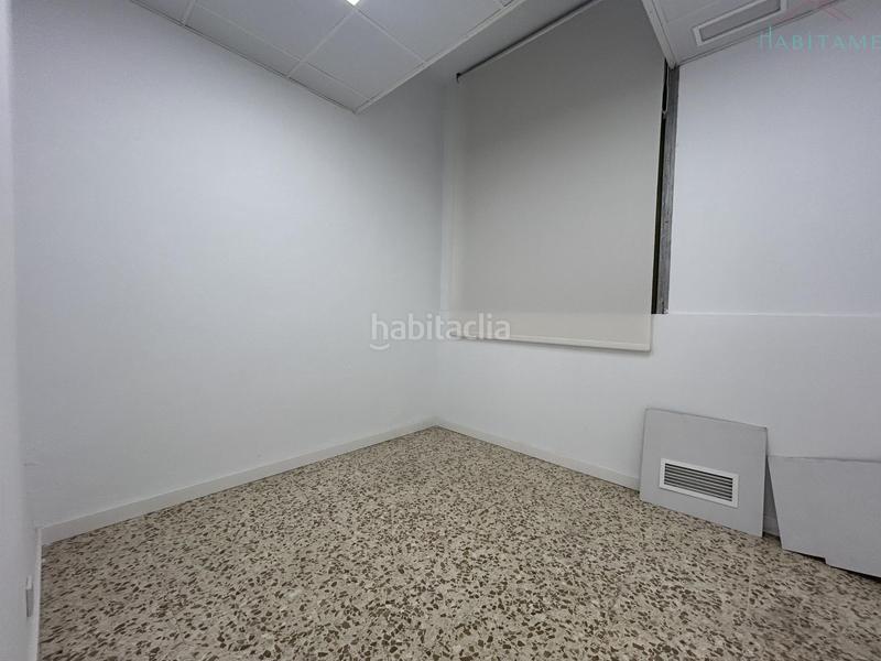 Foto 2edd1328-a5c7-49bf-8356-6f6aaac70bf5. Locale commerciale in federico mayo 23 in Barrio de Zaidín Granada