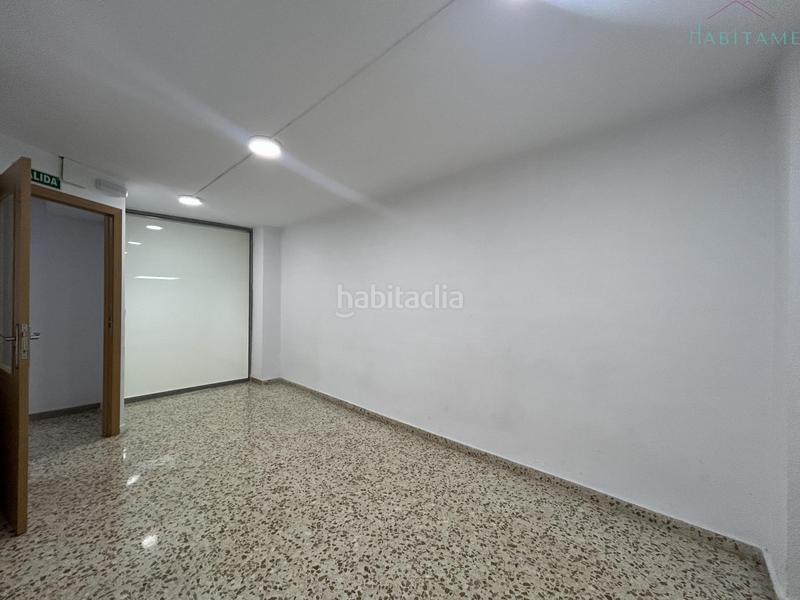 Foto bb0cfdce-eb96-4209-9e05-a162473e510c. Locale commerciale in federico mayo 23 in Barrio de Zaidín Granada