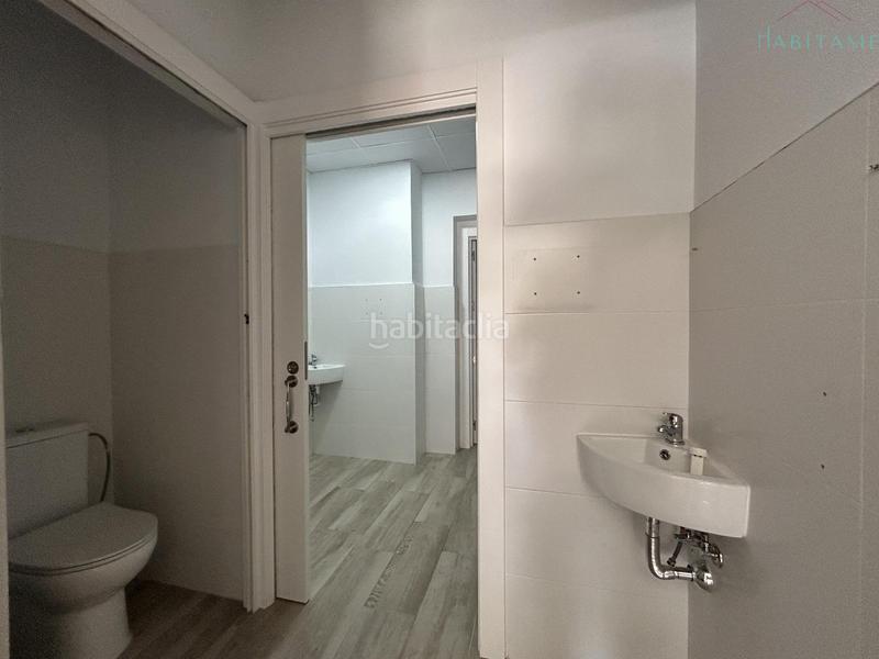 Foto be6cda81-9c1e-47a1-9683-827caf582c0e. Locale commerciale in federico mayo 23 in Barrio de Zaidín Granada