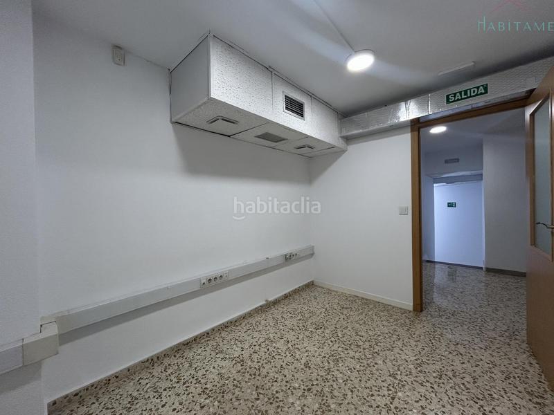 Foto df7246fd-190f-4d28-adbf-9f8d6328c527. Locale commerciale in federico mayo 23 in Barrio de Zaidín Granada