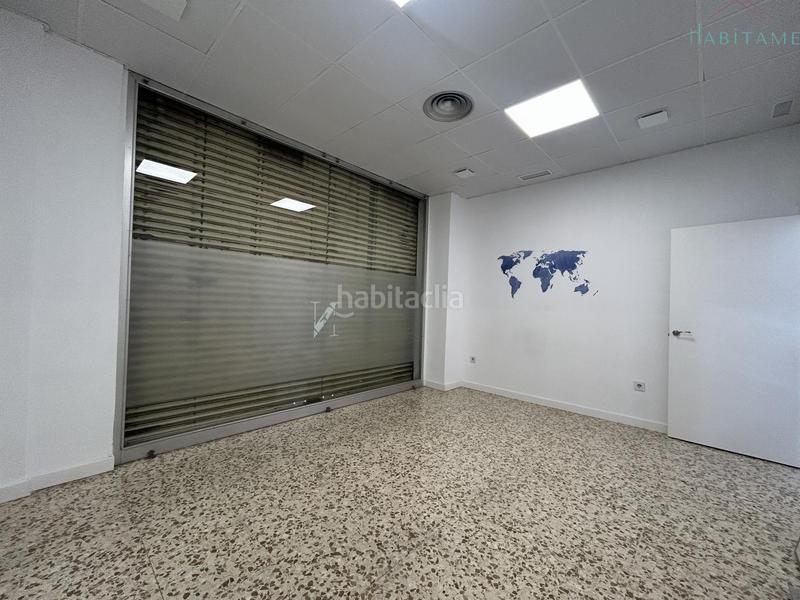 Foto eeba197e-173d-43f9-beb8-e93a34267765. Locale commerciale in federico mayo 23 in Barrio de Zaidín Granada