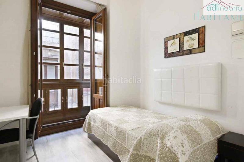 Foto 0ac9282a-6887-491c-8262-804683ef7530. Alquiler piso en jardines 10 piso en Centro - Sagrario Granada