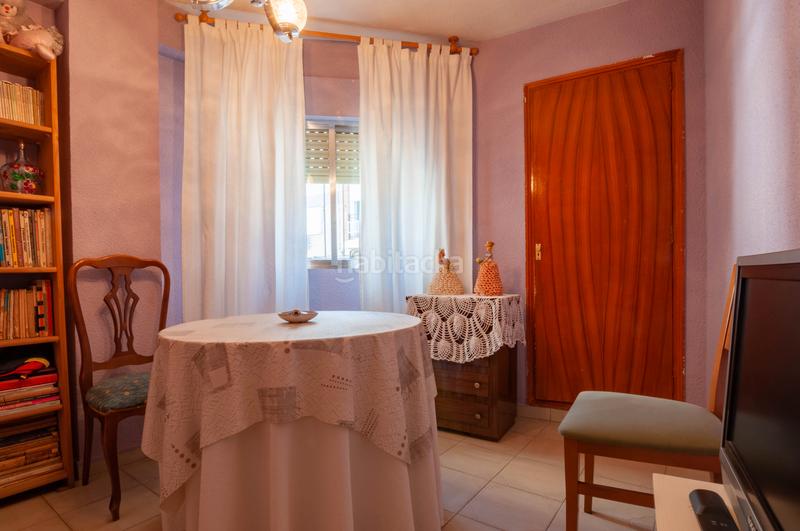 Foto e7bc895f-614d-4dcb-83a0-2a46f2f20368. Piso inmueble tranquilo y familiar en San Fermín Madrid