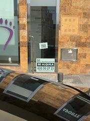 Local Comercial en Calle Cervantes 2