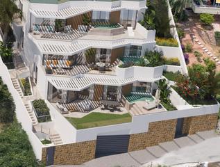 Casa adossada en Calle pepita jimnez 17. Obra nova