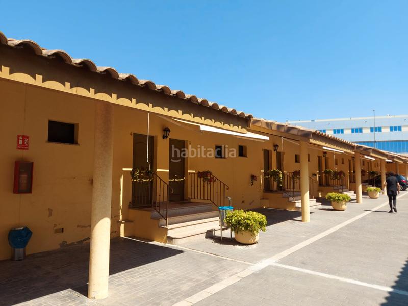 Foto a03112bd-26dc-4b82-91d1-6ed2cb499828. Edifici amb piscina a Sant Josep-Zona Hospital Ontinyent