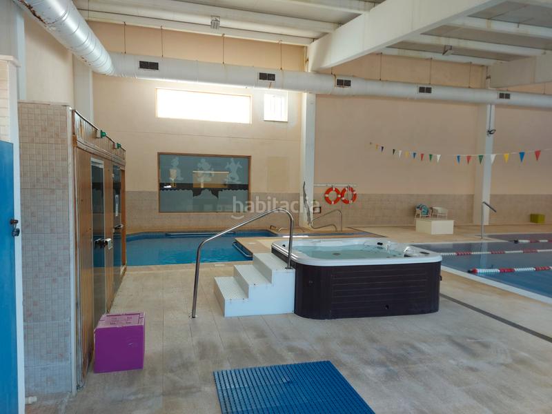Foto f1849f65-ec3b-4528-b7c1-ef0ef7f72195. Edifici amb piscina a Sant Josep-Zona Hospital Ontinyent