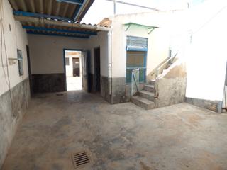 Casa in Calle córdoba 20. Amplia casa planta baja a reformar