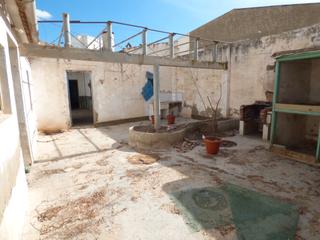 Maison à Calle córdoba 20. Amplia casa planta baja a reformar